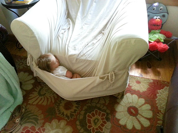 Фотография: 30 доказательств того, что дети могут спать где угодно, как угодно и когда угодно №11 - BigPicture.ru