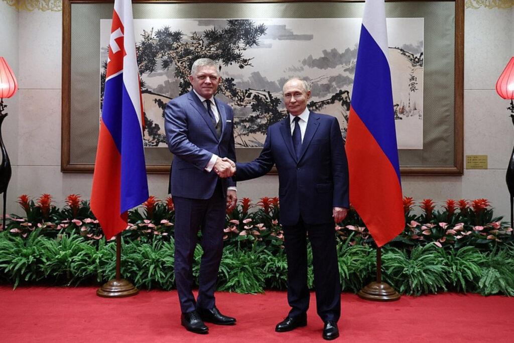 Путин предложил Фицо «научить» Киев уважать чужие интересы