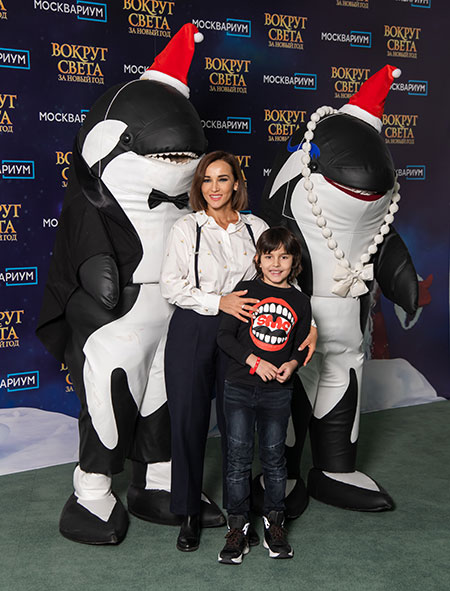 Павел Деревянко с женой и дочерьми, Анастасия Стоцкая и другие на премьере мюзикла с участием животных Павел Деревянко с женой и дочерьми, Анастасия Стоцкая и другие на премьере мюзикла с участием животных Звезды,Новости о звездах