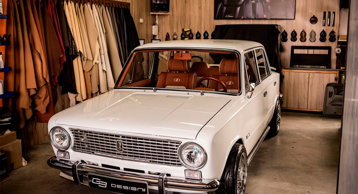 В Болгарии построили роскошную «Копейку» с креслами от Toyota