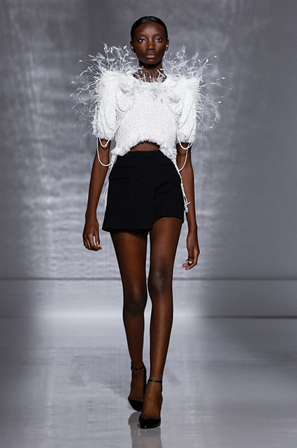 Неделя высокой моды в Париже: Кайя Гербер на показе Givenchy новости моды