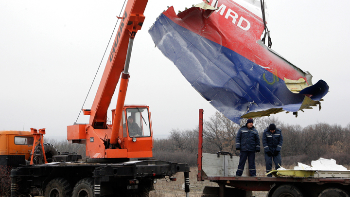 МН17 сбили не русские. Немецкий детектив знает правду, но боится за свою жизнь Украины, катастрофы, может, Боинг, доказательства, Гааге, самолёта, поскольку, авиакомпании, Malaysia, Airlines, человек, рейсом, которую, через, буквально, который, будет, процесс, версию