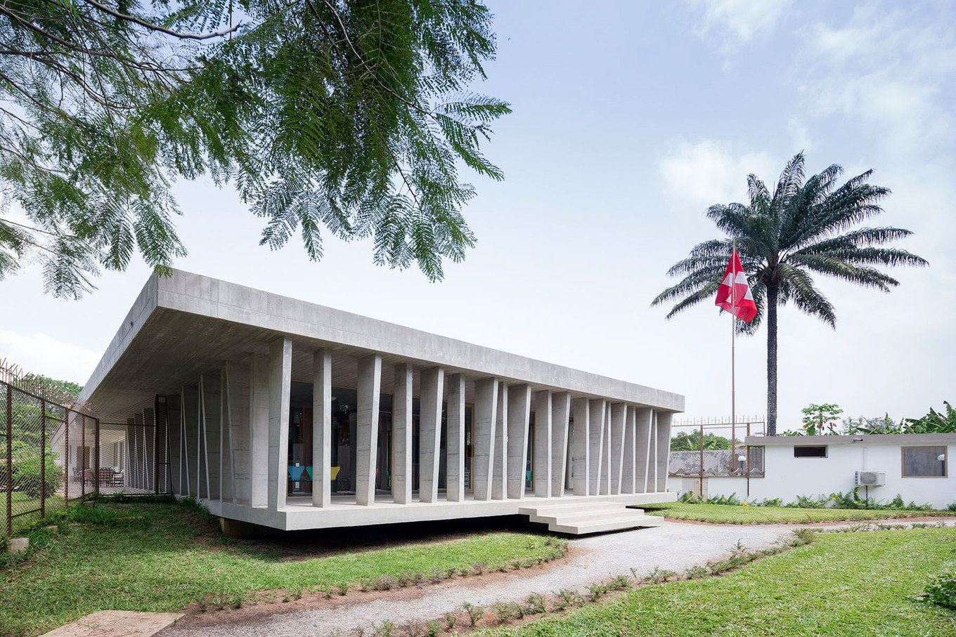 Архитектура посольства Швейцарии в Кот-д'Ивуар
