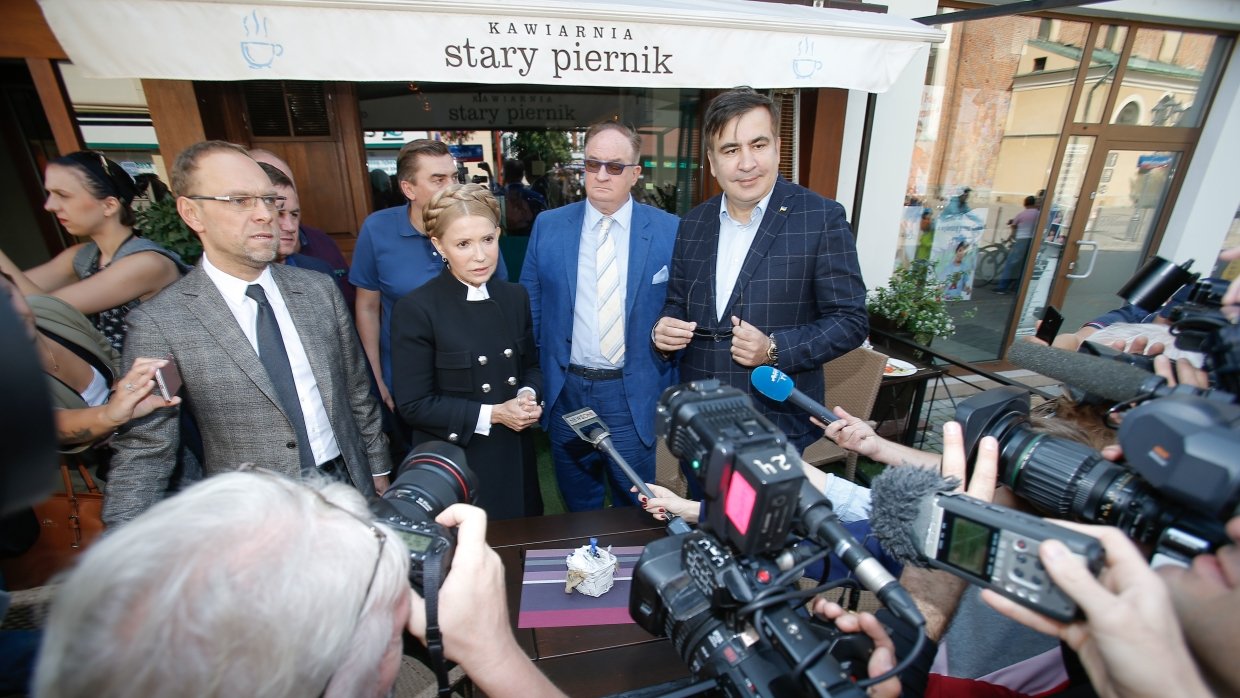 Тимошенко оштрафовали за незаконное пересечение границы вместе с Саакашвили