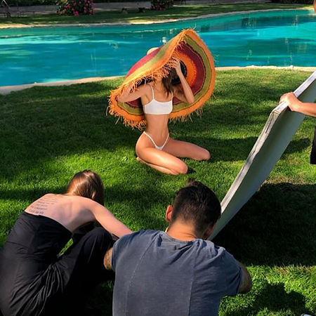 Кендалл и Кайли Дженнер представили свою коллекцию бикини Кендалл и Кайли Дженнер представили свою коллекцию бикини Экстерьер