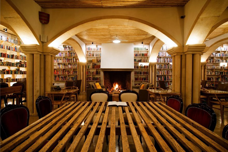 Dream of Every Bibliophile: Hotel With 45,000 Books