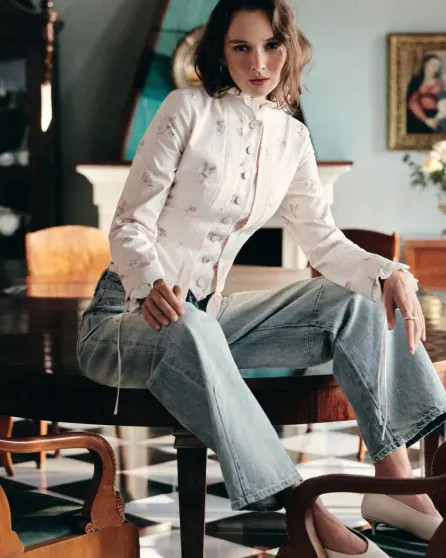 Паулина Андреева снялась в образах российского модного бренда АндрееваПаулина, Паулина, актриса, Бондарчука, Андреева, роман, одного, моделью, ИсаковойФото, Светланой, Бондарчук, стала, больше, времени, проводить, поездках, границу, Недавно, время, таких