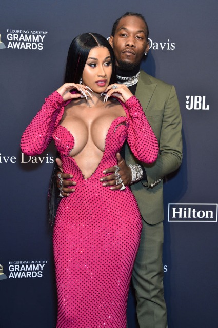 Карди Би подала на развод с рэпером Offset Карди Би подала на развод с рэпером Offset Offset, развод, Карди, время, Калчер, больше, подала, всегда, спустя, решить, звезда, чтобы, развестись, любить, сильно, Может, потому, потребоваться, виноват, вместе