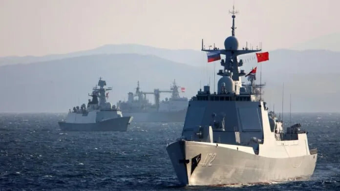  Совместные военно-морские учения России и Китая. Фото: EurAsian Times 