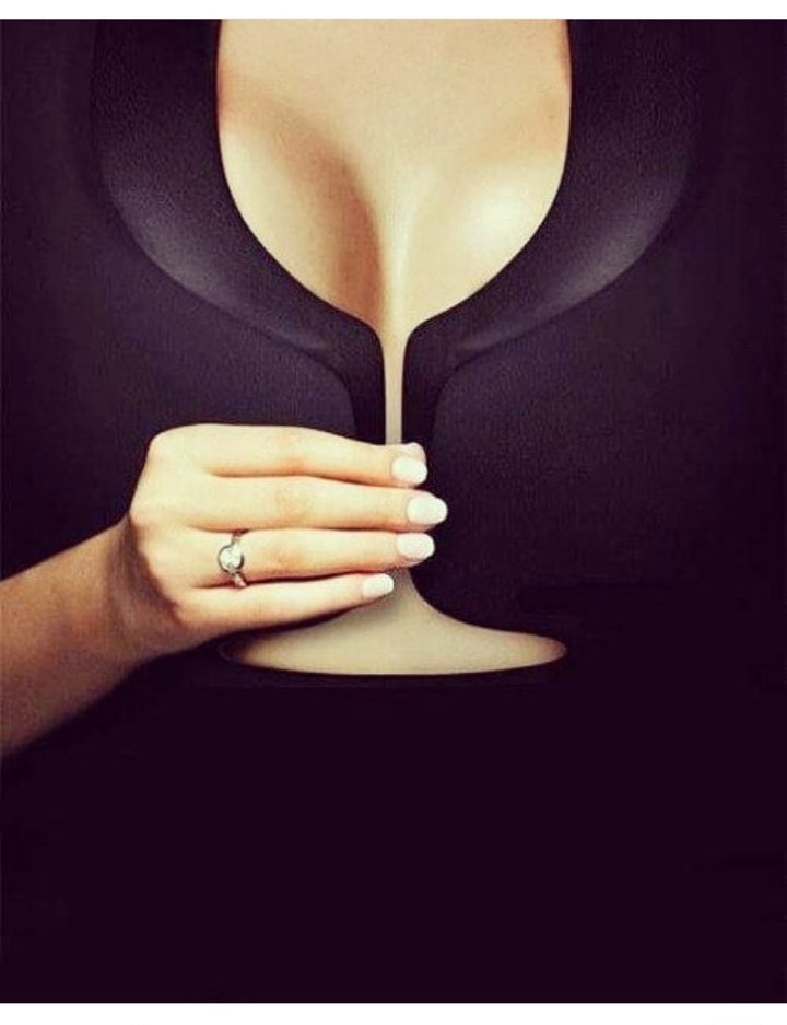 Открыл дырокол, а оттуда высыпалась целая куча дырок