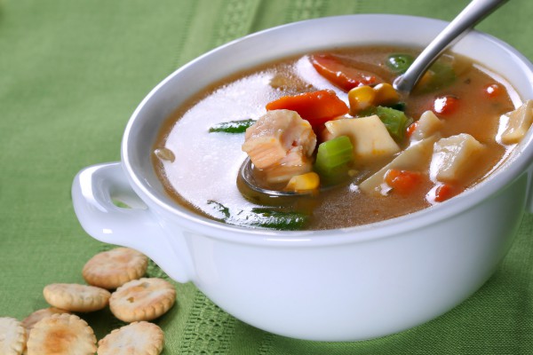 Куриный суп с овощами и кукурузой