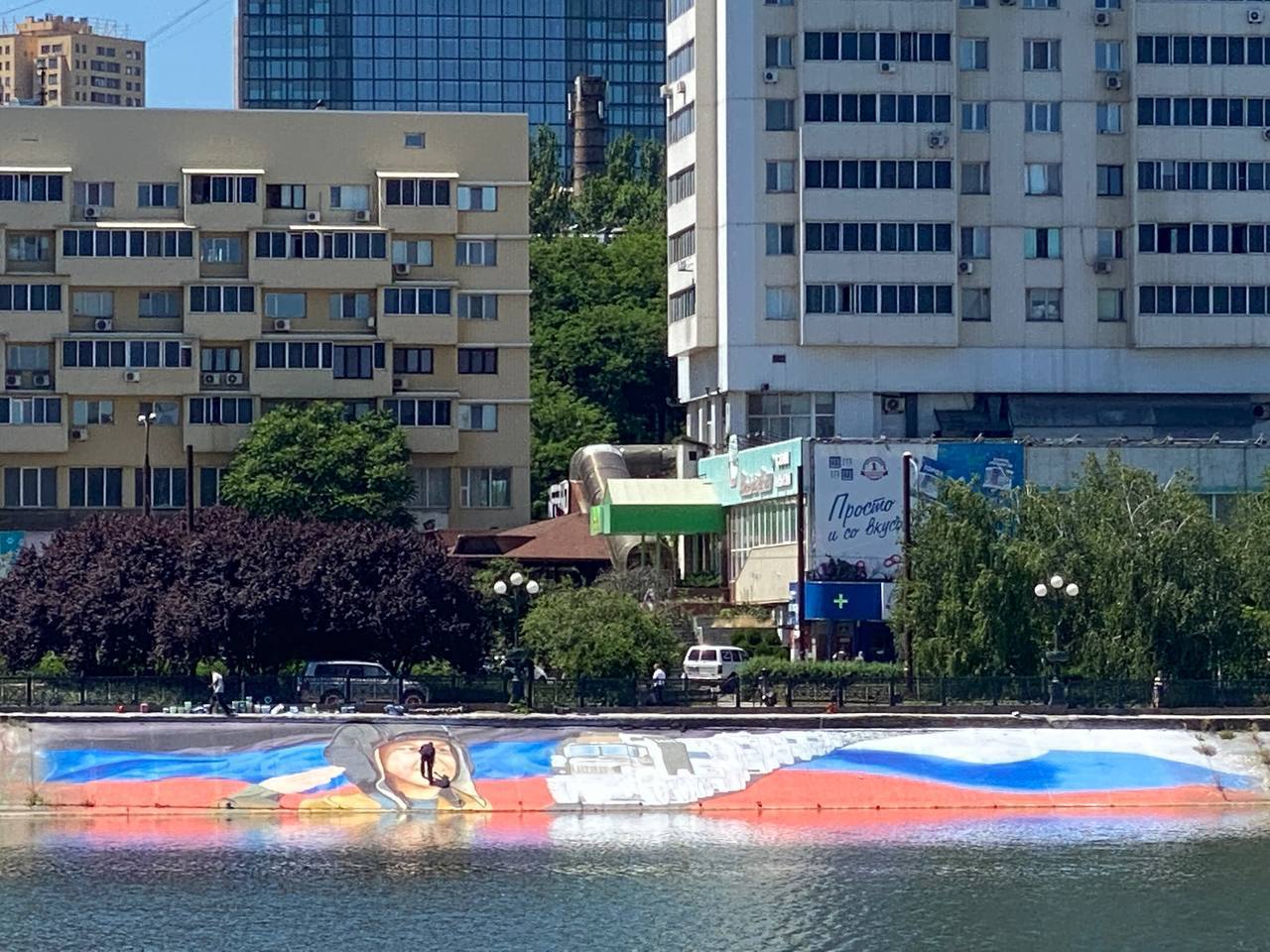 Над освобождённым Донбассом – русские триколоры. В Краматорске – беснование нацистов Над освобождённым Донбассом – русские триколоры. В Краматорске – беснование нацистов россия,украина