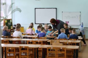 Путин одобрил снятие бюрократической нагрузки с учителей