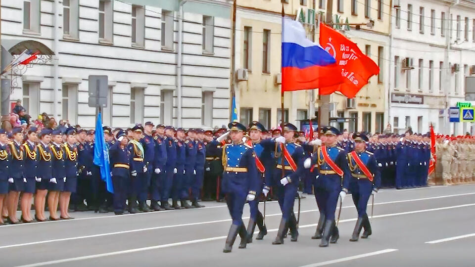 Марш студентов Академии МЧС России прошел в Твери в День Победы