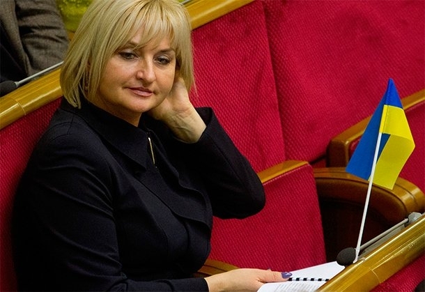 Порошенко устроил жену Луценко в парламент на должность своего представителя