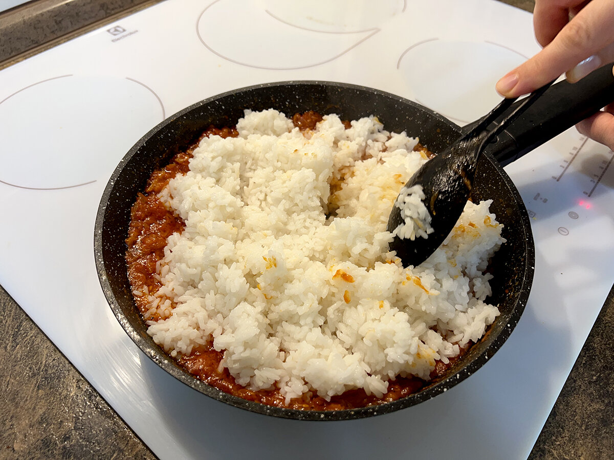 Даже не ожидала: соединила стакан риса и баночку рыбных консервов - получился шикарный ужин для всей семьи кулинария,рецепты