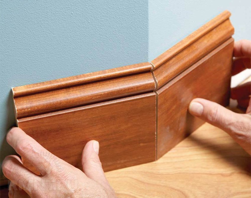 Как правильно стыковать углы напольного плинтуса сделай сам,советы