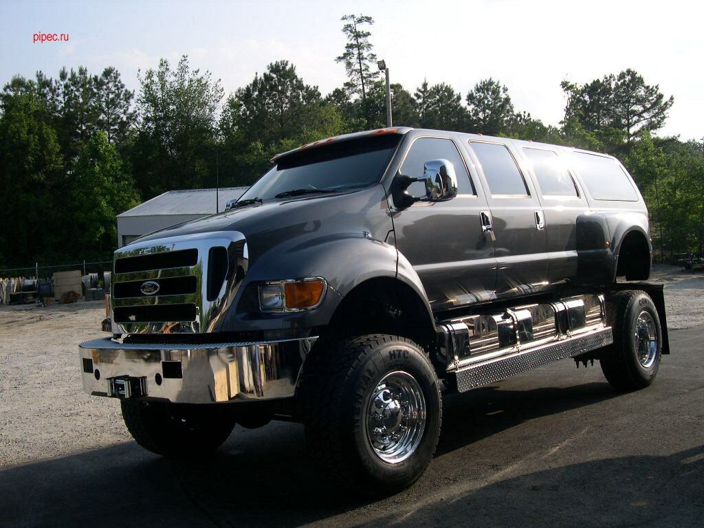 Большой Джип и Ford F-650 (9 фото)