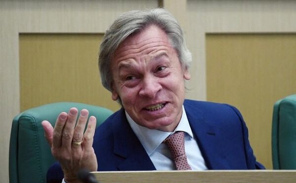 Сенатор напомнил, кто действительно собирался въехать в Москву на танке