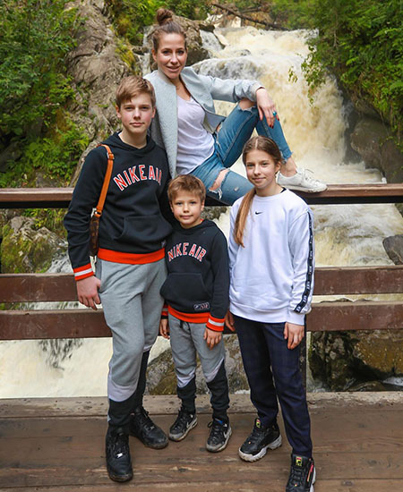 Как Светлана Лобода, Анастасия Решетова, Татьяна Навка и другие звездные мамы проводят лето со своими детьми Как Светлана Лобода, Анастасия Решетова, Татьяна Навка и другие звездные мамы проводят лето со своими детьми Хроника