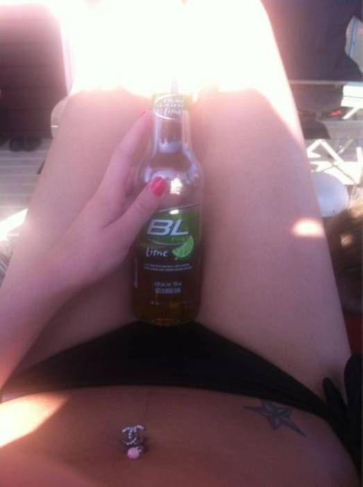 Девушки выбирают пиво.  картинки,позитив