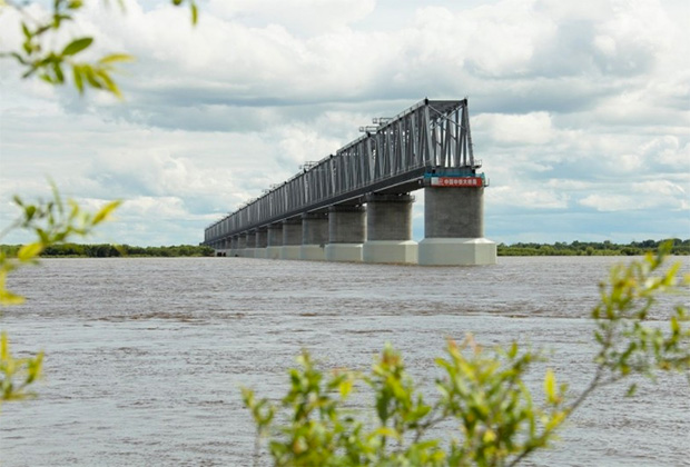 Мост через Амур в Нижнеленинском