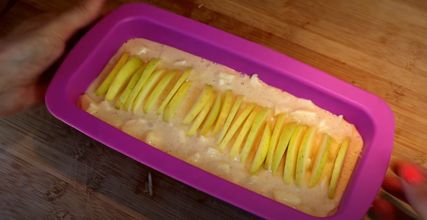 Необыкновенно-ароматный яблочный пирог, влажное наслаждение 🥧🍏