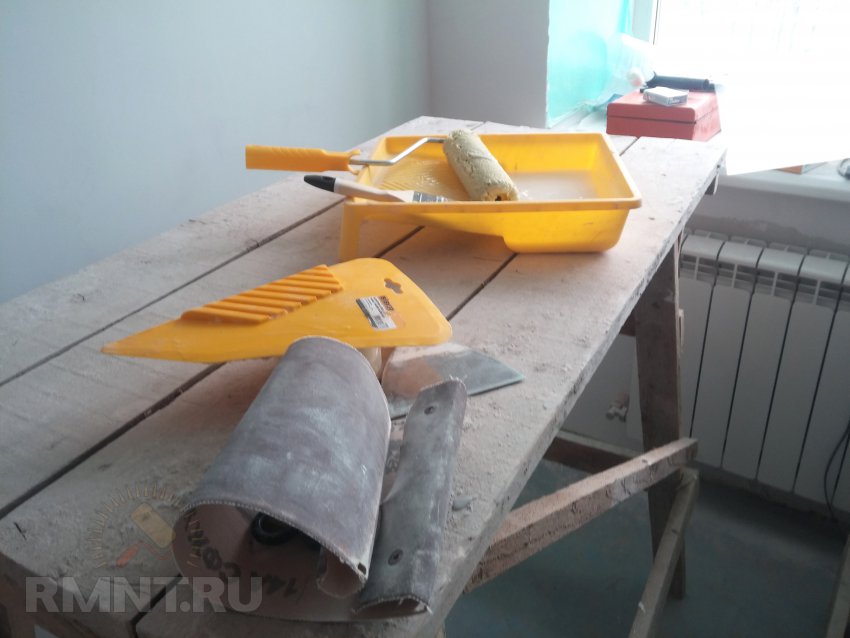 Как наклеить стеклохолст на потолок своими руками