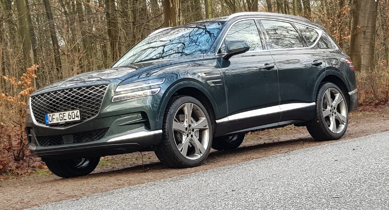 Genesis GV80 3.0D: свет и тени