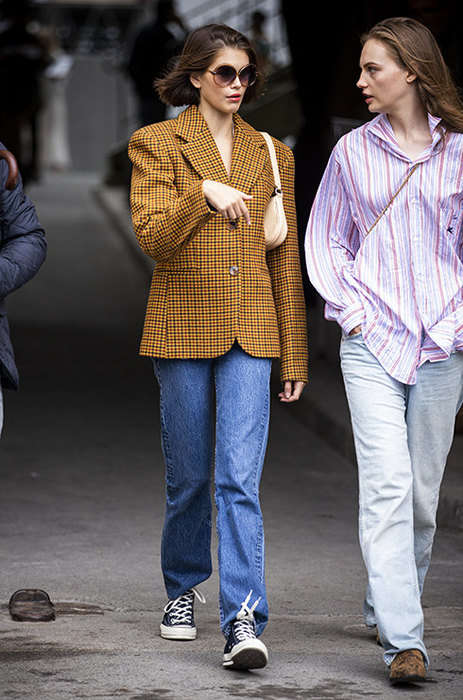 Стильная «униформа»: 5 способов носить жакет от Кайи Гербер мода и красота,модные образы,модные тенденции,одежда и аксессуары