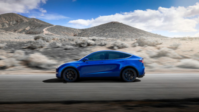 Кроссовер Tesla Model Y оценили в рублях Tesla Model Y,продажи в России