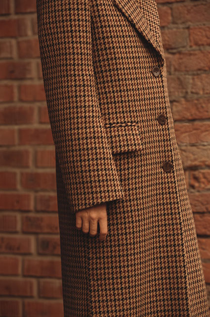 Баухаус, power dressing от Зендаи и гардероб путешественниц: смотрим новые осенние лукбуки Лукбук