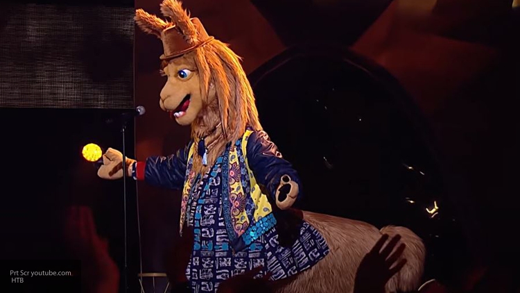 Фанаты шоу «Маска» назвали имя артиста, выступающего в костюме Ламы