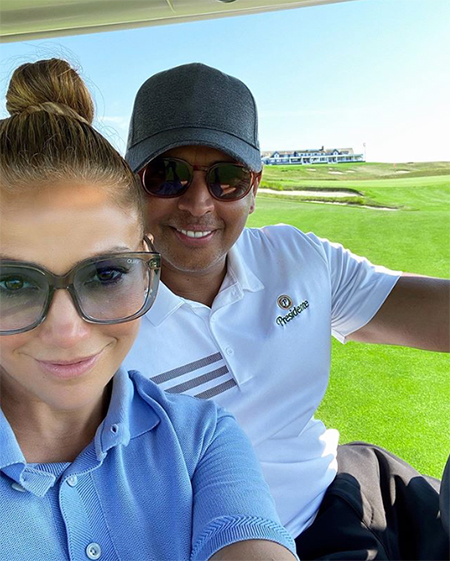 Дженнифер Лопес отметила день рождения с Алексом Родригесом и детьми на пляже в Хэмптонсе Дженнифер Лопес отметила день рождения с Алексом Родригесом и детьми на пляже в Хэмптонсе Звезды,Звездные пары