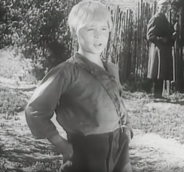 Как повлиял фильм «Сын полка» на дальнейшую судьбу Юры Янкина, исполнившего роль Вани Солнцева Как повлиял фильм «Сын полка» на дальнейшую судьбу Юры Янкина, исполнившего роль Вани Солнцева актер,кино и тв,наши звезды,фильм,шоубиz,шоубиз,Юра Янкин