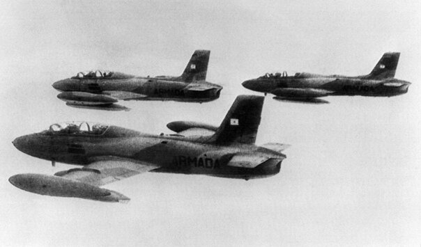  Аргентинские истребители-бомбардировщики Air Macchi, 21 мая 1982