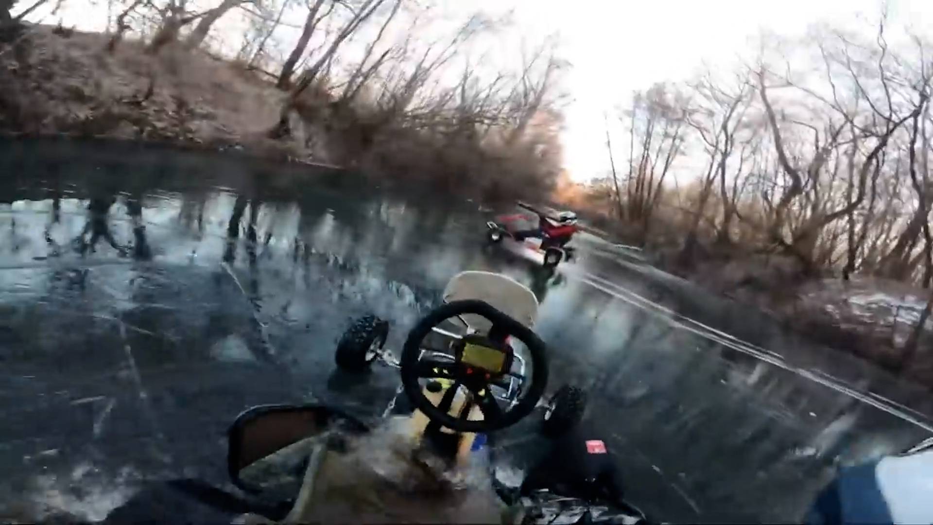 Экстремал из Тольятти провалился под лед во время картинга