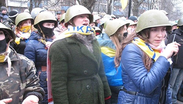 Социальный лифт: с Майдана — в жёны командующего ВСУ и в кресло губернатора