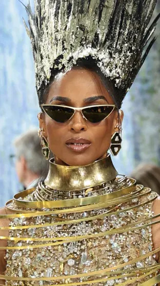 Met Gala — 2026: Ким Кардашьян с матерью, Блэйк Лайвли, Сьюки Уотерхаус и Сиара на красной дорожке Images, Дженнер, Николь, ДженнерРанее, красной, дорожке, вечера, появились, Джиджи, Хадид, Ирина, Шейкв, бюстгальтере, бриллиантами, Жукова, Перри, Метрополитенмузее, Кидман, СиараСиараКрис, дочерью