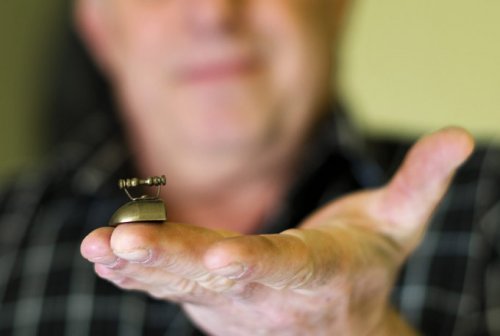 Уникальная коллекция утюгов мистера Яноса Наги (7 фото)