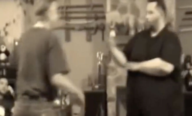 Толстый мастер вин-чун бросил вызов каратисту Толстый мастер вин-чун бросил вызов каратисту Культура