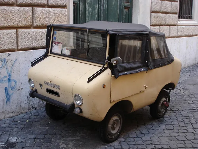 Ferves. Крошечные внедорожники Ferves производились на шасси Fiat с 1965 по 1970 год и выжимали на трассе почти 70 км/ч. Как они преодолевали бездорожье – сложно сказать.