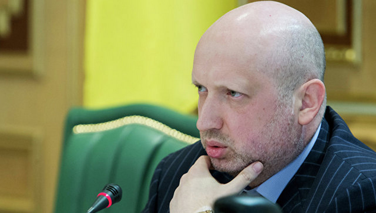 Турчинов просит денег у Гройсмана на блокирование вещания на Донбассе