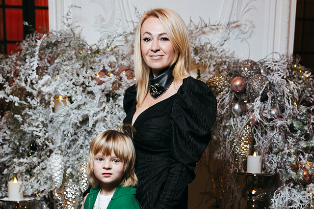Яна Рудковская с сыном Сашей, Надя Пескова, дети Филиппа Киркорова и другие на модном показе в Москве