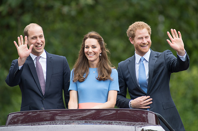 Как Кейт Миддлтон, принц Уильям и другие члены королевской семьи поздравили принца Гарри с 36-летием Монархии