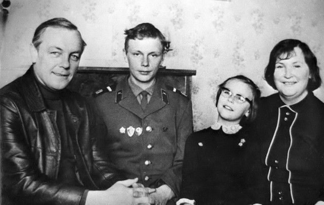Советские знаменитости с родителями