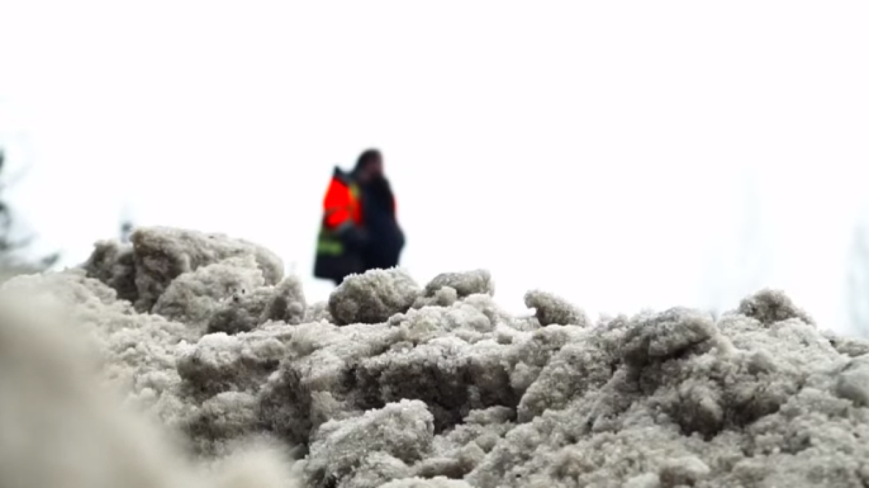 Двое детей попали в снежную ловушку под Магаданом