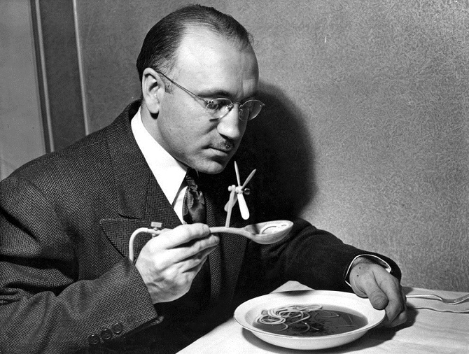 Ложка, которая помогала супу остыть, 1948.
