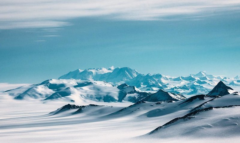 На фото массив Винсент - самая высокая точка Антарктиды антарктида, интересно, пик Винсона, путешествие, скалолазание, фотоотчет