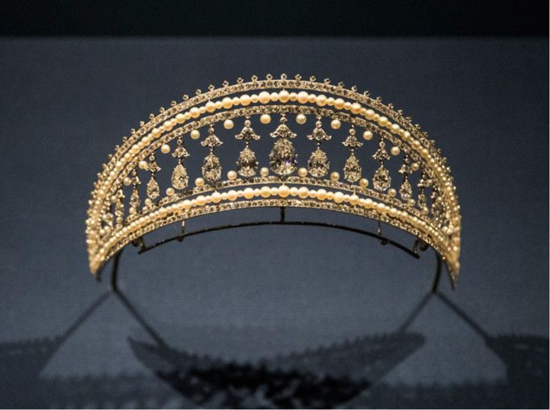 кокошник княгини ольги. мария павловна владимирская тиара. великая княжна ольга в кокошнике. диадема кокошник марии федоровны алмазный фонд. кокошник романовых.